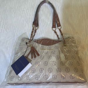 New Adrienne Vittadini Bag
